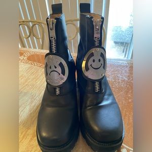 UNIF Don’t Worry Be Happy Boots